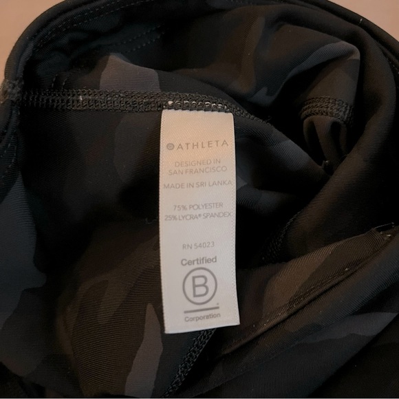 ✨SOLD✨ Athleta Ultimate 7/8 Tight Camo Leggings - Picture 5 of 13